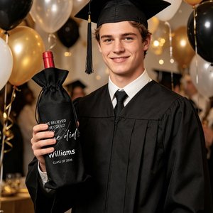 Sac à vin personnalisé à motif ligne simple pour les diplômés de Master et de PhD, avec nom et année sur le chapeau de remise de diplôme, cadeau idéal pour la fête de remise de diplôme - Product Image 6
