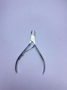 Herramienta portátil profesional para uñas planas y removedor de uñas de los pies, pinza para cutículas de acero inoxidable plateado para uso en salón y manicura - Product Image 3