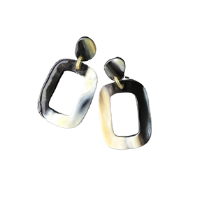 Boucles d'oreilles lustre en corne de boeuf sud-africaine de meilleure qualité 100% naturelles et écologiques pour les femmes et les filles avec une peau naturelle - Product Image 3