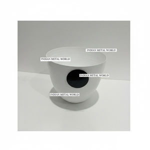 Cuenco de Chocolate Vintage de Latón con Pedestal, Cuenco Decorativo de Metal Dorado con Grabados Florales, Cuenco Decorativo para el Hogar - Product Image 5