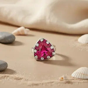 Bague en rubis trillion en pierre naturelle tendance et élégante plaquée or rose pour femmes - Product Image 2