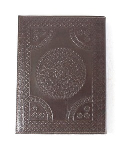 Journal en cuir fait main, en papier recyclé brun foncé, sans acide, avec reliure en bois, embossé à l'avant, rechargeable, élégant, pour le bureau - Product Image 6
