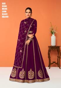 ชุดราตรีผ้าไหมแท้ปักลวดลายล่าสุด - Product Image 4