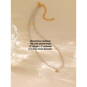 Collana di perle di pietra di luna grigia con ciondolo a perle dorate, catena a maglia box stile Stella Polare, collana a catena celeste di tendenza - Product Image 5