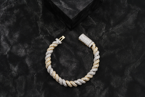 Pulsera de eslabones cubanos de diamantes de moissanita chapada en oro y plata de ley 925 y joyería de moda de lujo a juego IcedOut - Product Image 2