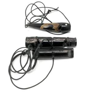 Sifflet en corne de buffle pour animaux de compagnie |   Sifflet d'entraînement pour animaux fait à la main de haute qualité - Product Image 1