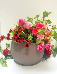 Florero de hierro hecho a mano con logotipo personalizado, diseño clásico para boda, hogar, decoración de Hotel, acabado de recubrimiento en polvo - Product Image 2