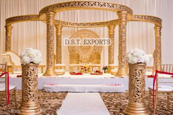 Dreamy Palazzo Wedding Mandap & Stage Gorgeous Crystal Pillars Wedding Mandap/Stage  Indian Wedding Crystal Mandap/Stage