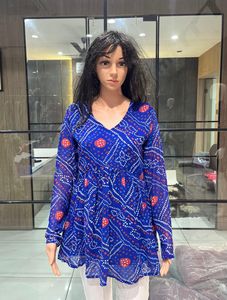 Latest Formal Long Sleeve Printed Women's Ready-Made Chinon <b>Kurti</b> with Inner Quick Dry - Product Image 6