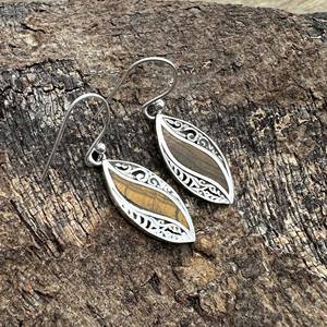 Boucles d'oreilles bohèmes faites à la main en argent sterling 925 massif Oeil de tigre naturel Élégant et unique - Product Image 3