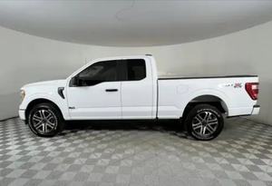 FORD F150 CREW XL 2022 EN EXCELLENT ÉTAT, VOLANT À GAUCHE, INTÉRIEUR SOMBRE, MOTEUR POWERSTROKE 6.7L, 4X4, LIVRAISON GRATUITE - Product Image 3