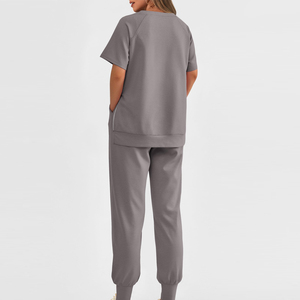 Nouveau design Ensemble de survêtements d'été de haute qualité pour femmes 100% coton couleur unie respirant léger logo personnalisé prix de gros - Product Image 2