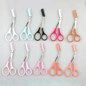 Juego de tijeras para cejas TEEJAY con logotipo personalizado, recubiertas de titanio, hechas a mano, de acero inoxidable, con peine. - Product Image 6