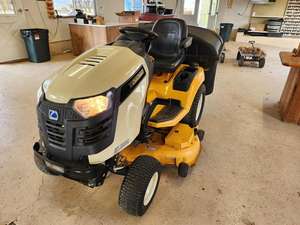 Cortadora de Césped Cub Cadet GT2000 2012 con Sistema de Sonido Premium y Entrega Rápida y Satisfacción Garantizada - Product Image 6