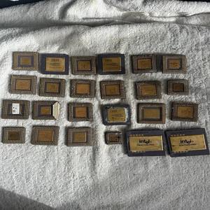 Lot de 3,1 kg de processeurs Intel Black Fiber CPU, certains avec MMX, pour la récupération de l'or des coques - Product Image 4