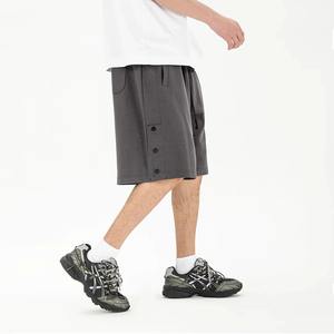 Pantalones cortos de chándal de pierna ancha con botones de tres filas, pantalones de chándal de calle holgados de algodón para hombre, pantalones cortos informales de moda para correr de baloncesto de verano - Product Image 1
