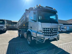Mercedes-Arocs 5, 3 Ejes, 6X2, Diésel Euro 6, Transmisión Manual, Suspensión Neumática, Volante a la Izquierda, Camión Logístico Nuevo, 251-350hp - Product Image 1