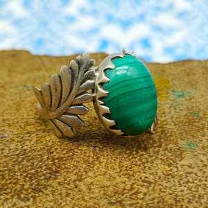 Nouvelle Collection 925 Sterling Silver Design à la mode Forme ovale Cabochon Bague en pierre verte Pierre précieuse de malachite naturelle pour la fête - Product Image 2