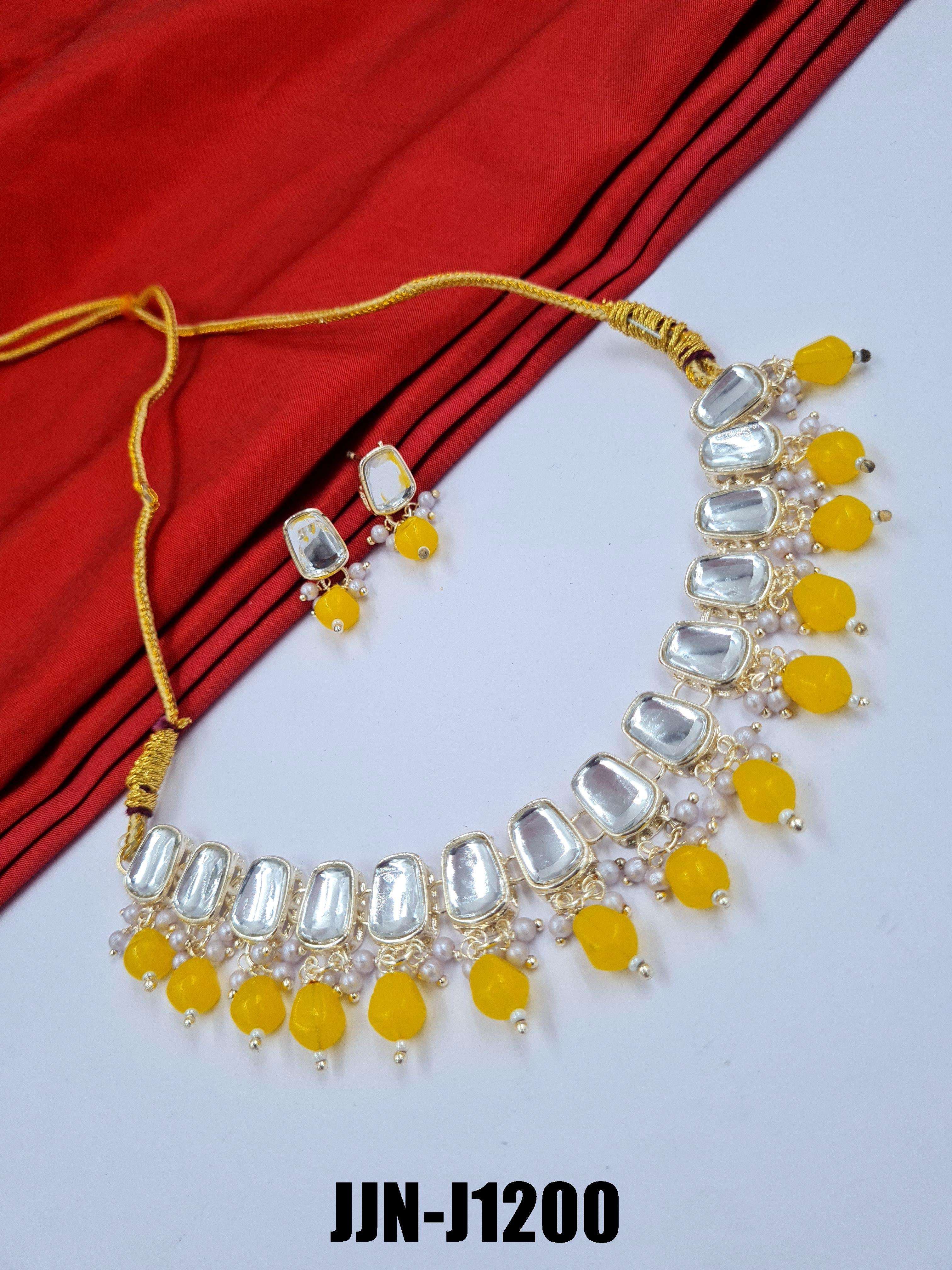 สีเหลือง