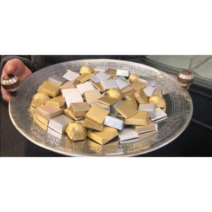 Plateau à chocolat rond en métal de qualité supérieure Plateau à chocolat doré au design attrayant pour les fêtes de mariage et tous les événements Prix le moins cher - Product Image 4