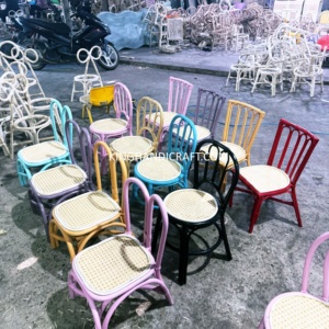 Sillas Infantiles de Ratán Hechas a Mano, Diseño Personalizado para Eventos de Alquiler, Decoración para Recepciones de Bodas, Fabricante Mayorista - Product Image 5