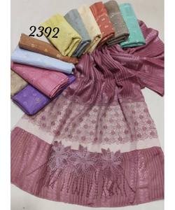 Salwarkameez ปากีสถานยาวที่สวยงามสำหรับผู้หญิงในการออกแบบบูติกที่มีการเย็บปักถักร้อยคลาสสิก - Product Image 3