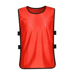 Ventes en gros de dossards d'entraînement de football pour hommes de qualité supérieure, confortables, légers, imperméables, coupe-vent et respirants, avec un design personnalisé - Product Image 1