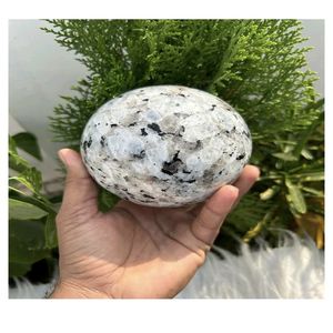 Nouvelle sphère de pierre de lune arc-en-ciel sculptée à la main, agate de Mirani, pierre précieuse, thème féerique, décoration de la maison et cadeau du Gujarat - Product Image 4