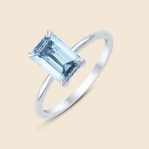 Anillo de Diamante Esmeralda Azul Cielo con Diamante Cultivado en Laboratorio con Corte Esmeralda de 0.3 Quilates F-VS en Oro Sólido de 14K, Regalo de Aniversario de Bodas - Product Image 1