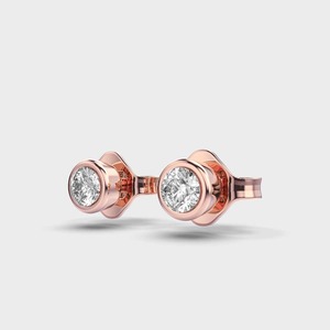 0.1ct Lab Grown Round Diamond Bezel Stud Pendiente en oro rosa de 14K - Product Image 2