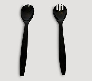 Juego de Servidores de Ensalada de Cuerno Natural Negro Sólido, Hecho a Mano, con Elegantes Mangos Cónicos Modernos, Cuchara Grande para Mezclar y Servir - Product Image 1