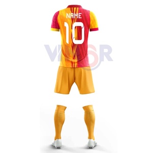 Short d'uniforme d'équipe de football de conception OEM de haute qualité, respirant et fabriqué en usine, ensemble avec logo imprimé par sublimation Nouvelle arrivée en vente - Product Image 2