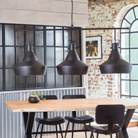 Table à manger en bois d'acacia massif industriel avec bordure naturelle, pieds en métal noir, design moderne pour la maison et les restaurants, design le plus populaire