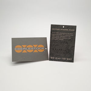 ป้ายกระดาษสีน้ำตาลคราฟท์เป็นมิตรกับสิ่งแวดล้อมแท็กแขวนแกว่งแบบกำหนดเองพร้อมเชือกปิดผนึกสำหรับเสื้อผ้าเสื้อผ้าบัตรข้อมูลรีไซเคิลทำ - Product Image 3