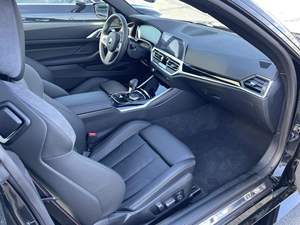 Coupé certifié 2023, en excellent état, intérieur cuir foncé, boîte automatique, turbo, jamais accidenté et prêt à rouler - Product Image 6