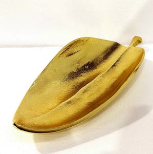 Plateau décoratif en aluminium finition or Art déco avec motif végétal pour décoration de table centrale - Product Image 1