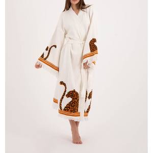 Tendance actuelle : Kimono long pour femme, léger, à drapé, offrant un port décontracté et une expression de style sans effort - Product Image 3
