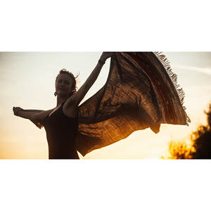 Chal Kulu de Triple Borde con Bordado Floral, Bufanda de Invierno con Estampado Floral, Material de Cachemira Pashmina para las Temporadas de Primavera, Otoño e Invierno - Product Image 3