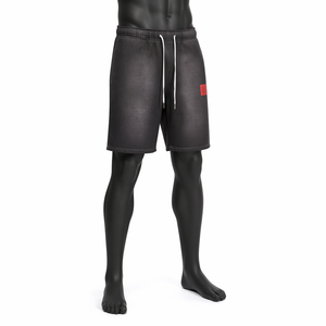 Pantalones Cortos Deportivos Negros Personalizados para Hombre, OEM ODM, Poliéster, Cintura Elástica con Cordón, Logotipo Minimalista, Estilo Atlético Informal - Product Image 3