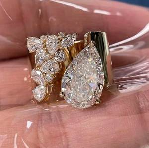 แหวนเพชรโมอิสซาไนต์สังเคราะห์ทรงโดดเด่นสีโรสโกลด์ คอลเลคชั่นค็อกเทล รับรองโดย IGI เหมาะสำหรับงานปาร์ตี้ งานกลางคืน งานแต่งงาน - Product Image 1