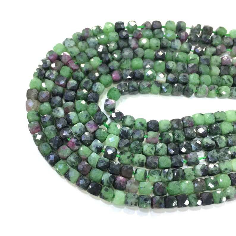 สีเขียวสีชมพู