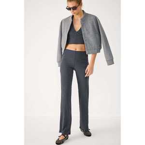 Pantalon évasé à taille haute texturé - Product Image 2