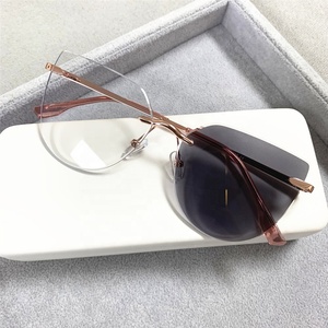 Lunettes Femme 2026 sans Monture, Style <span class=keywords><strong>Papillon</strong></span> Cateye, Noir Doré, Verres Photochromiques Anti-Lumière Bleue, Teinte Tawny - Product Image 6