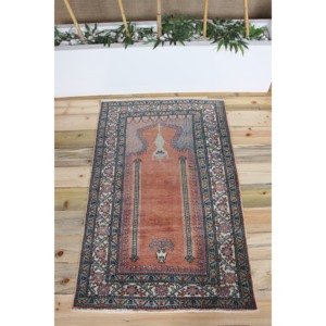 Tapis vintage 2,8 x 4,4 pieds, petit tapis turc, tapis en laine à motifs floraux orange et vert - Product Image 1