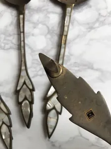 Ensemble de couverts de service en acier inoxydable à poignée marron avec un design élégant, parfait pour une utilisation de table au restaurant et à l'hôtel - Product Image 4