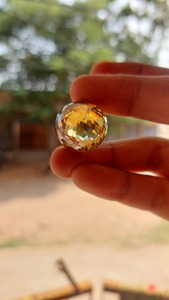 Forma de fútbol con corte de diamante facetado champán de color amarillo de 20 MM | para colgante otro collar personalizado. - Product Image 4