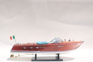 Modelo de barco de velocidad Riva Ariston de madera de estilo náutico con casco blanco pintado técnica hecha a mano Europa diseño personalizado - Product Image 3