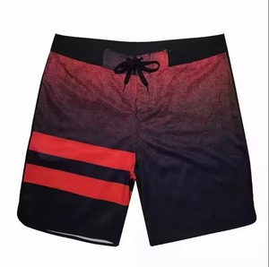 Shorts de sport et de musculation pour hommes de haute qualité, logo personnalisé, vente en gros, sublimation, avec poches, 100% polyester, shorts pour hommes - Product Image 1