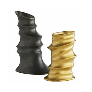 Ensemble de vase à fleurs élégant en or et noir à impression personnalisée de 2 décorations attrayantes pour la maison et le jardin pour Noël Vase décoratif élégant - Product Image 1