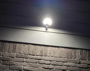 Lampe solaire de sécurité sans fil avec détecteur de mouvement, 56 LED, 500 <span class=keywords><strong>lumens</strong></span>, angle de faisceau de 20 degrés, étanche, <span class=keywords><strong>applique</strong></span> murale extérieure en polycarbonate - Product Image 6